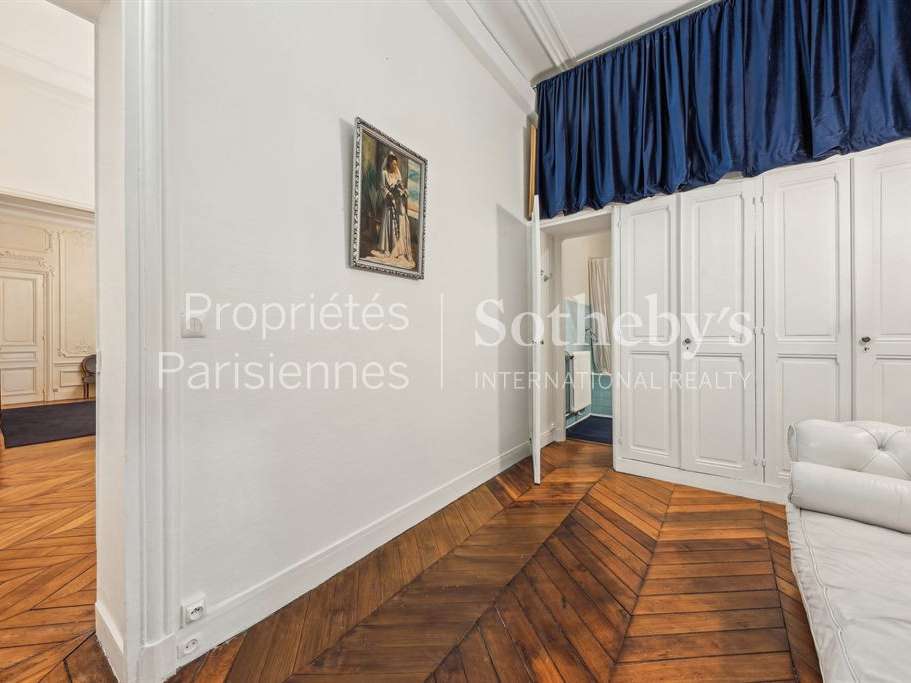 Apartment Paris 8e