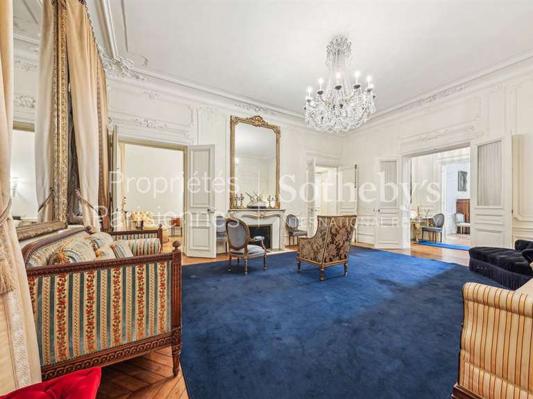 Apartment Paris 8e - 3 bedrooms - 189m²