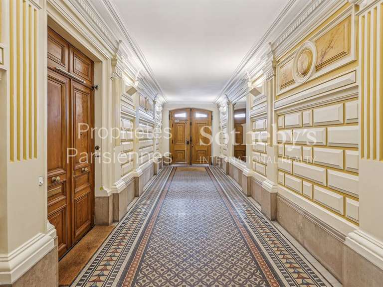 Appartement Paris 8e - 2 chambres - 65m²