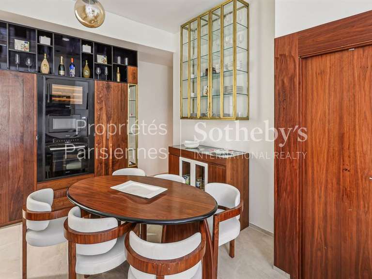 Appartement Paris 8e - 2 chambres - 65m²