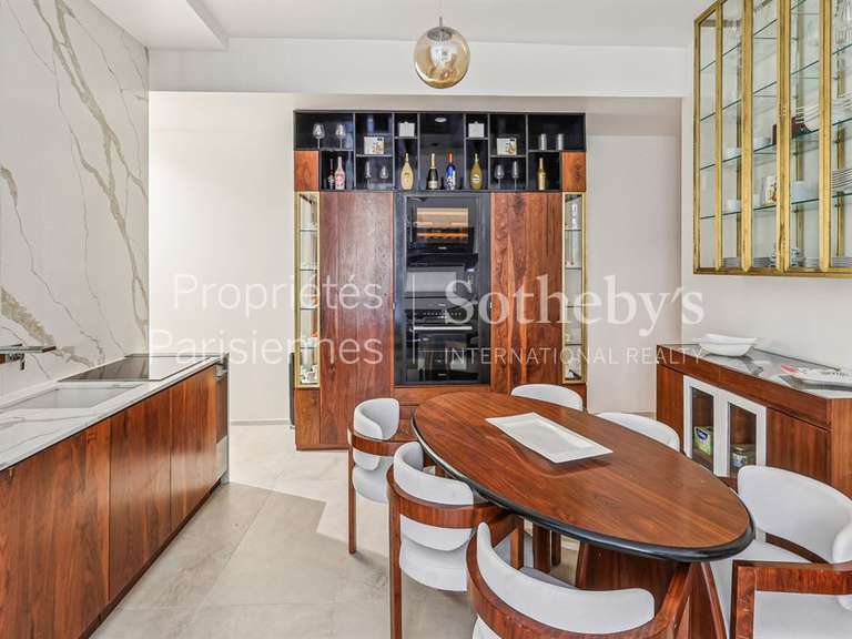 Appartement Paris 8e - 2 chambres - 65m²