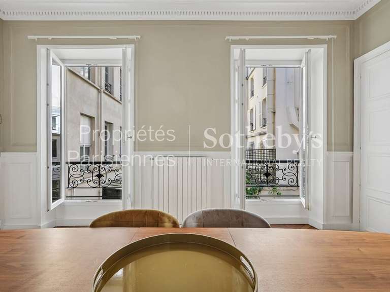 Appartement Paris 8e - 4 chambres - 143m²