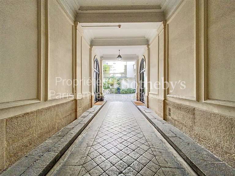 Apartment Paris 8e - 4 bedrooms - 143m²