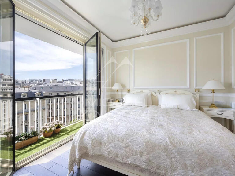 Appartement Paris 8e - 3 chambres - 142m²