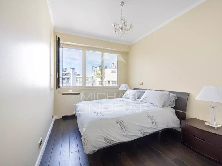 Appartement Paris 8e - 3 chambres - 142m²