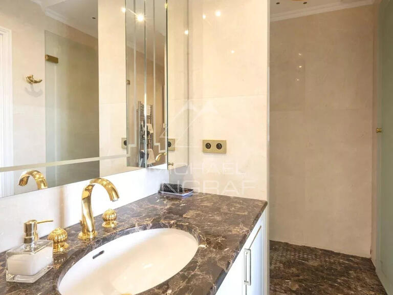 Appartement Paris 8e - 3 chambres - 142m²