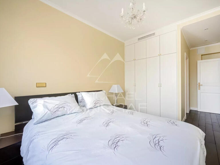 Appartement Paris 8e - 3 chambres - 142m²