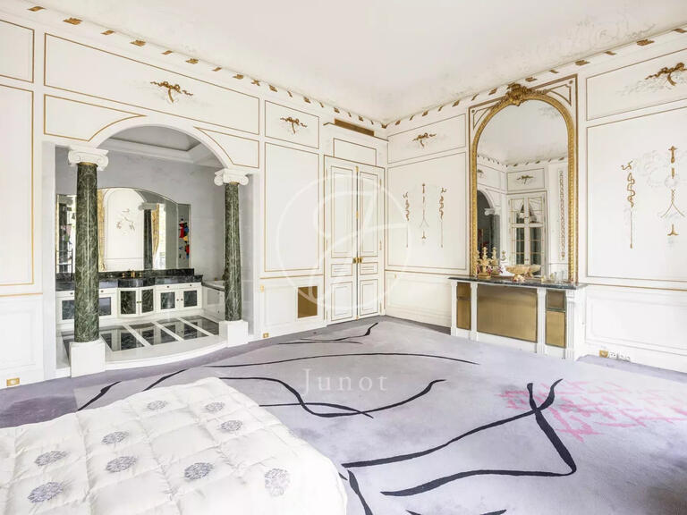 Apartment Paris 8e - 3 bedrooms - 337m²