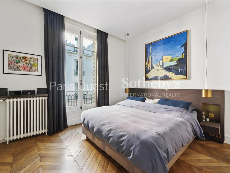 Appartement Paris 8e - 1 chambre - 70m²
