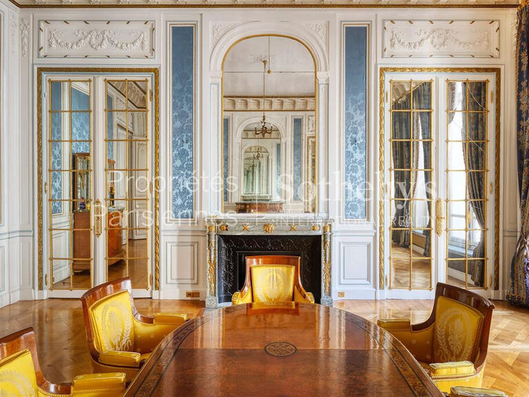 Appartement Paris 8e - 3 chambres - 311m²