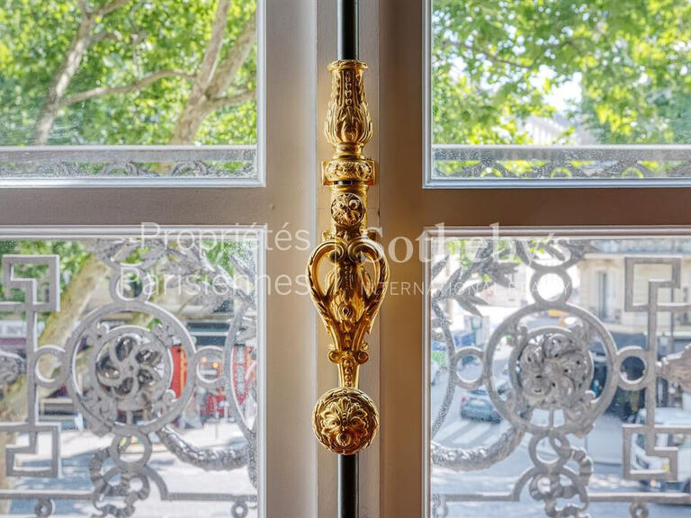 Appartement Paris 8e - 3 chambres - 311m²