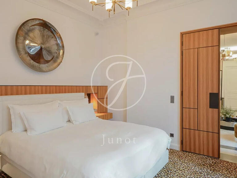 Apartment Paris 8e - 156m²