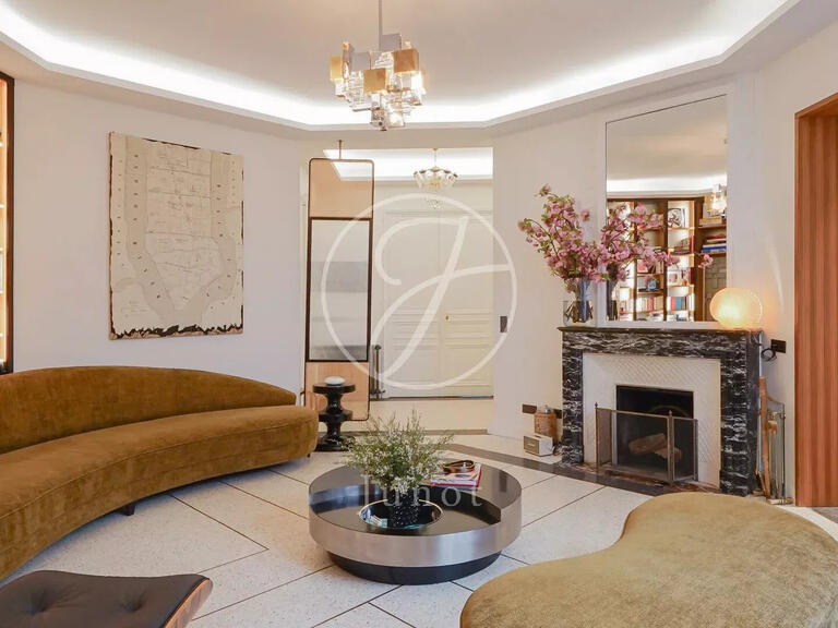 Apartment Paris 8e - 156m²