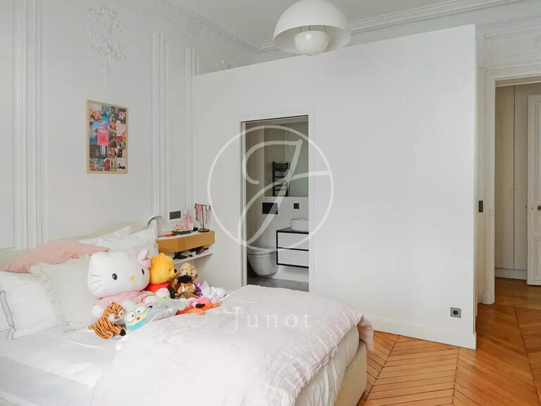 Apartment Paris 8e - 156m²