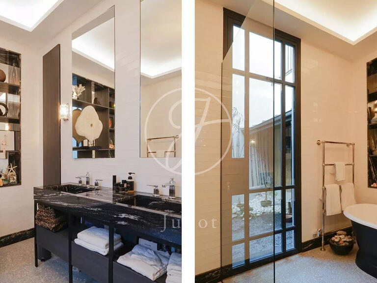 Apartment Paris 8e - 156m²