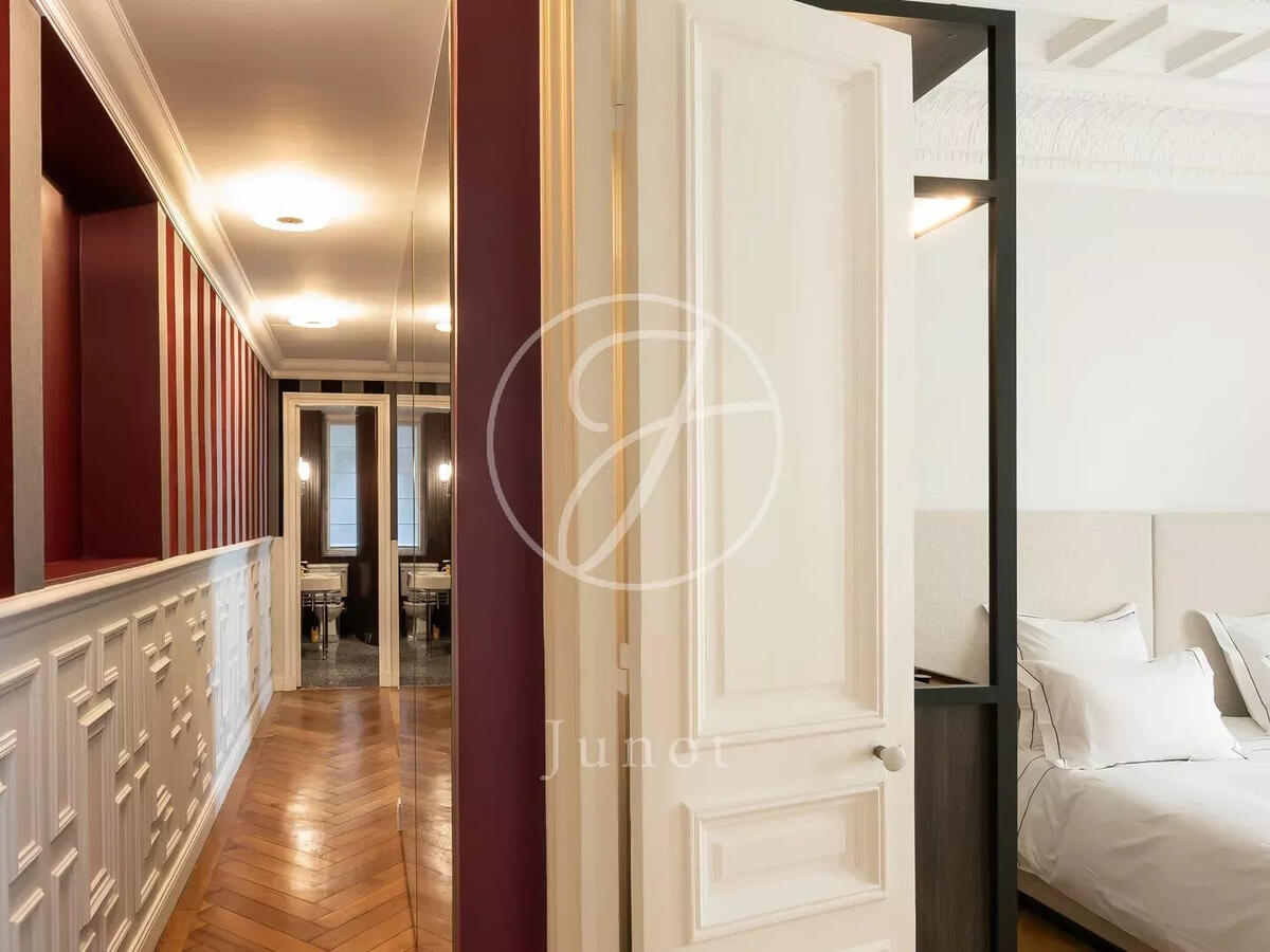 Apartment Paris 8e