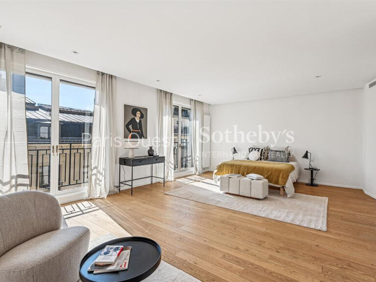 Appartement Paris 8e - 3 chambres - 245m²