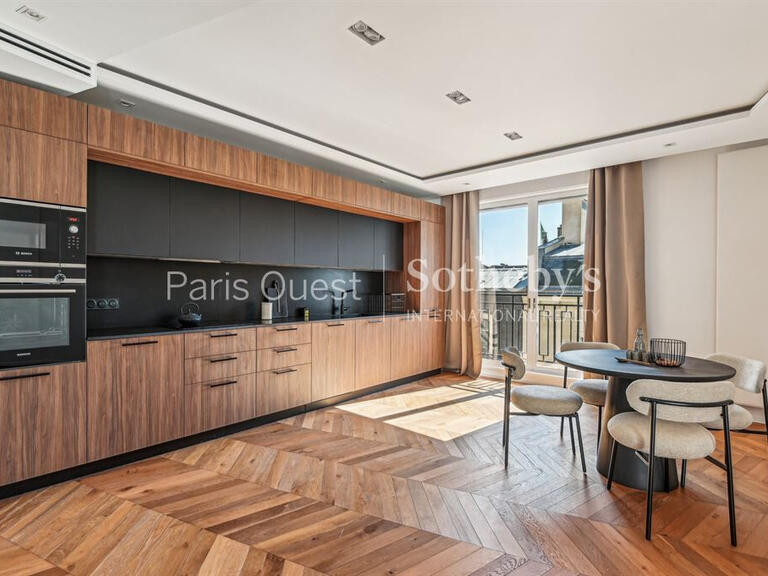 Appartement Paris 8e - 3 chambres - 245m²