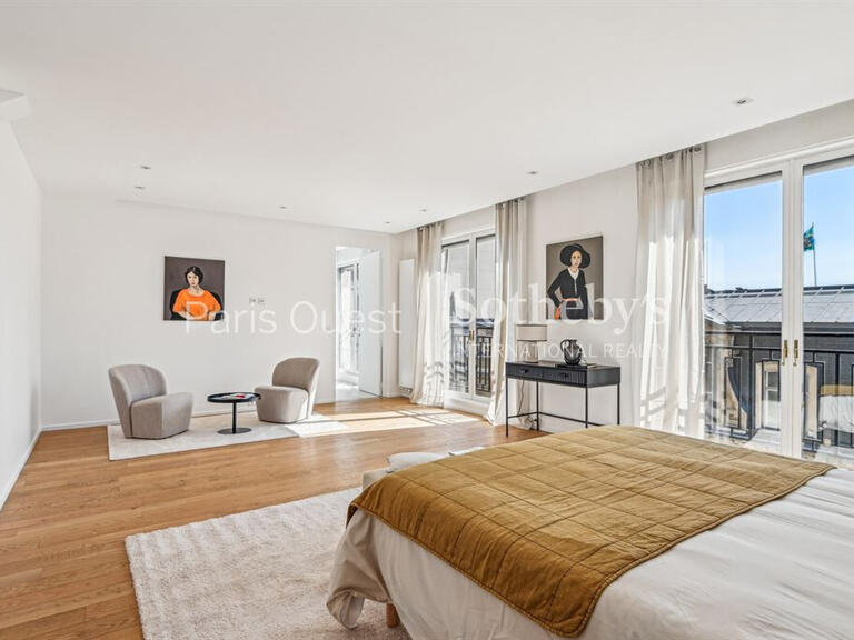 Appartement Paris 8e - 3 chambres - 245m²