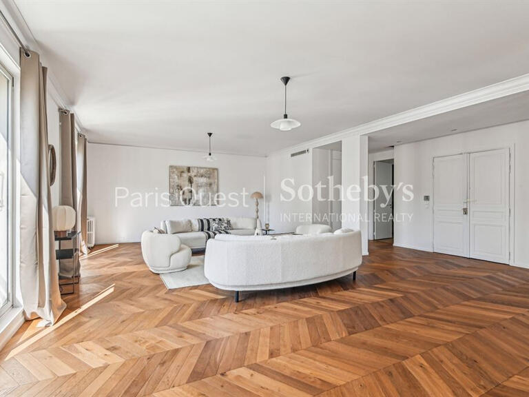 Appartement Paris 8e - 3 chambres - 245m²