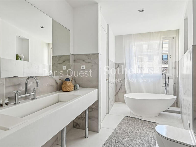 Appartement Paris 8e - 3 chambres - 245m²