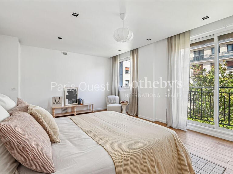 Appartement Paris 8e - 3 chambres - 245m²