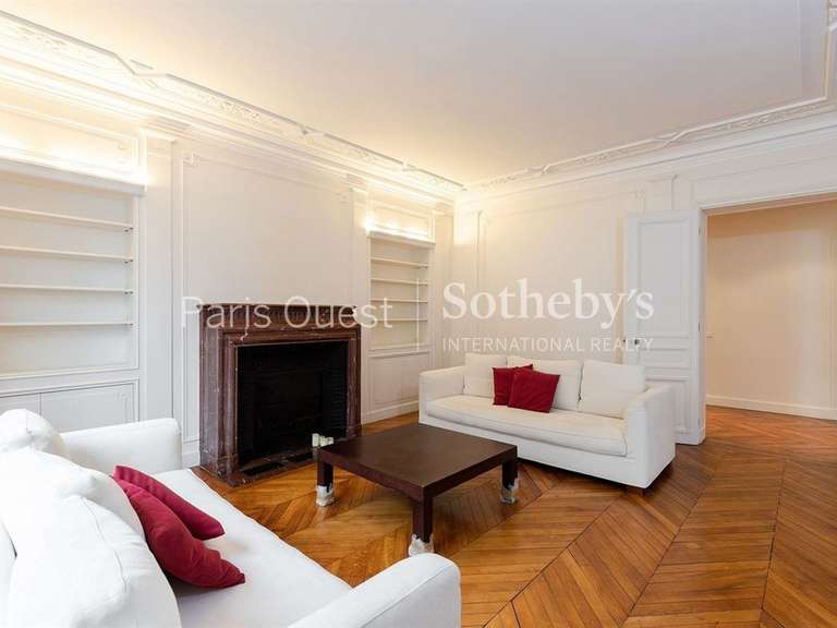 Appartement Paris 8e - 2 chambres - 141m²