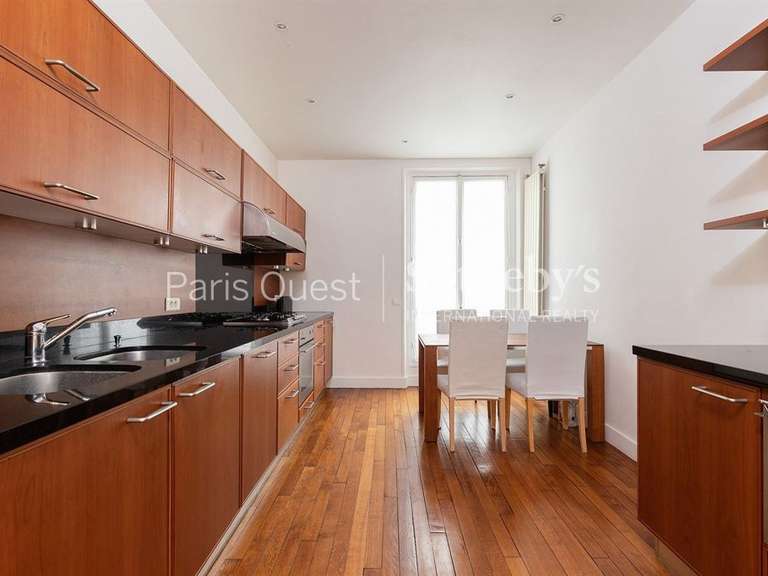 Appartement Paris 8e - 2 chambres - 141m²