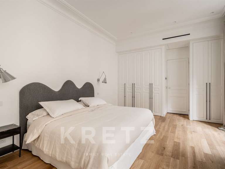 Appartement Paris 8e - 4 chambres - 187m²