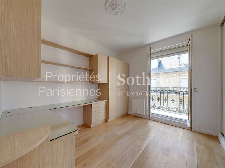 Appartement Paris 8e - 3 chambres - 135m²