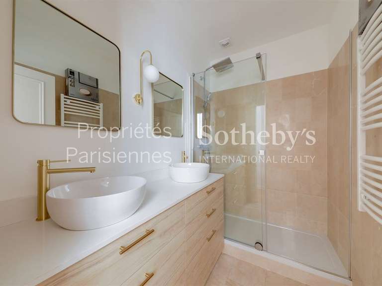 Appartement Paris 8e - 3 chambres - 135m²
