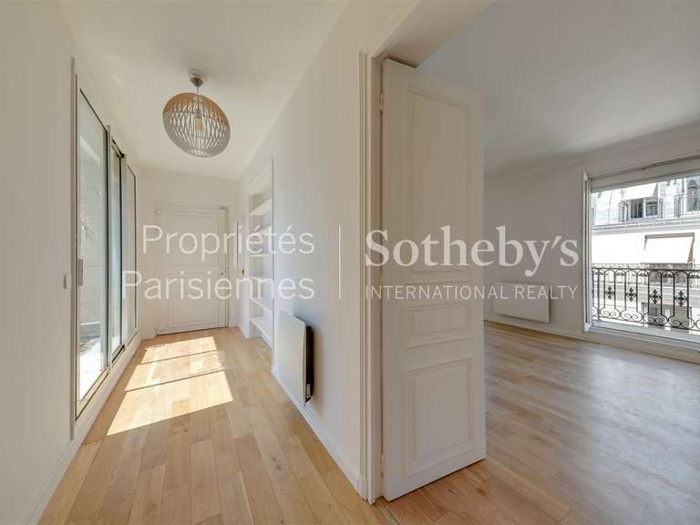 Appartement Paris 8e - 3 chambres - 135m²