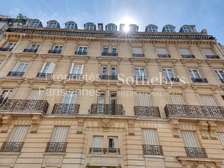 Appartement Paris 8e - 3 chambres - 135m²