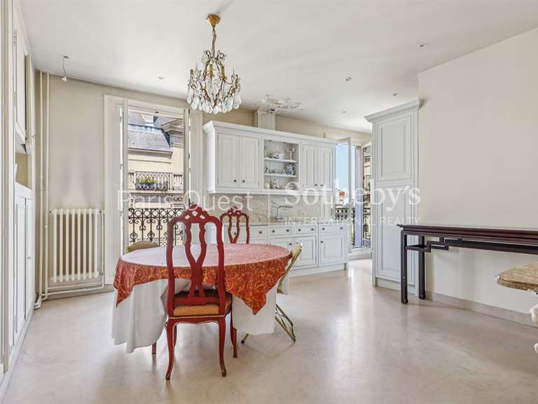 Appartement Paris 8e - 5 chambres - 249m²