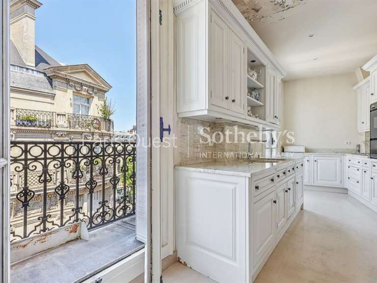 Appartement Paris 8e - 5 chambres - 249m²