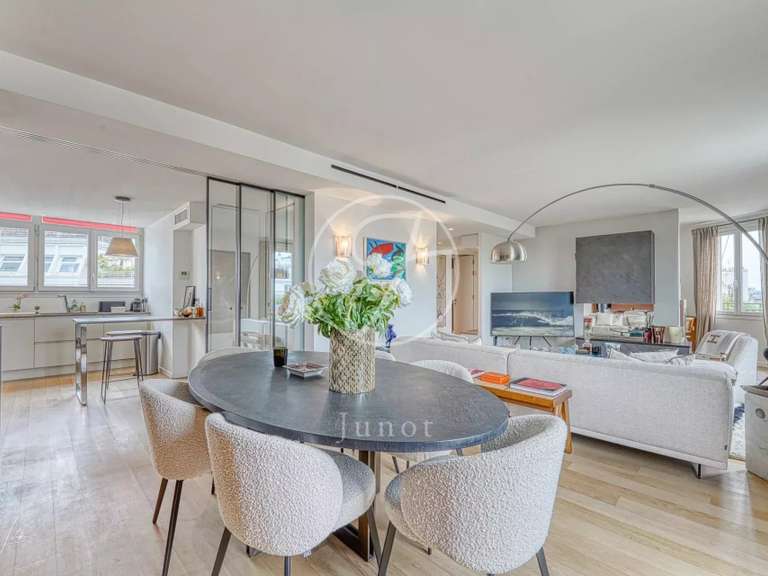 Apartment Paris 8e - 2 bedrooms - 104m²