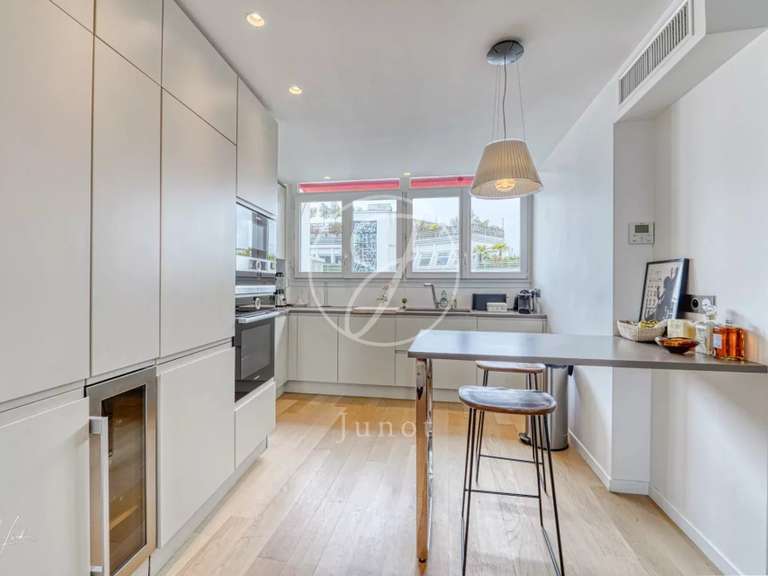 Apartment Paris 8e - 2 bedrooms - 104m²