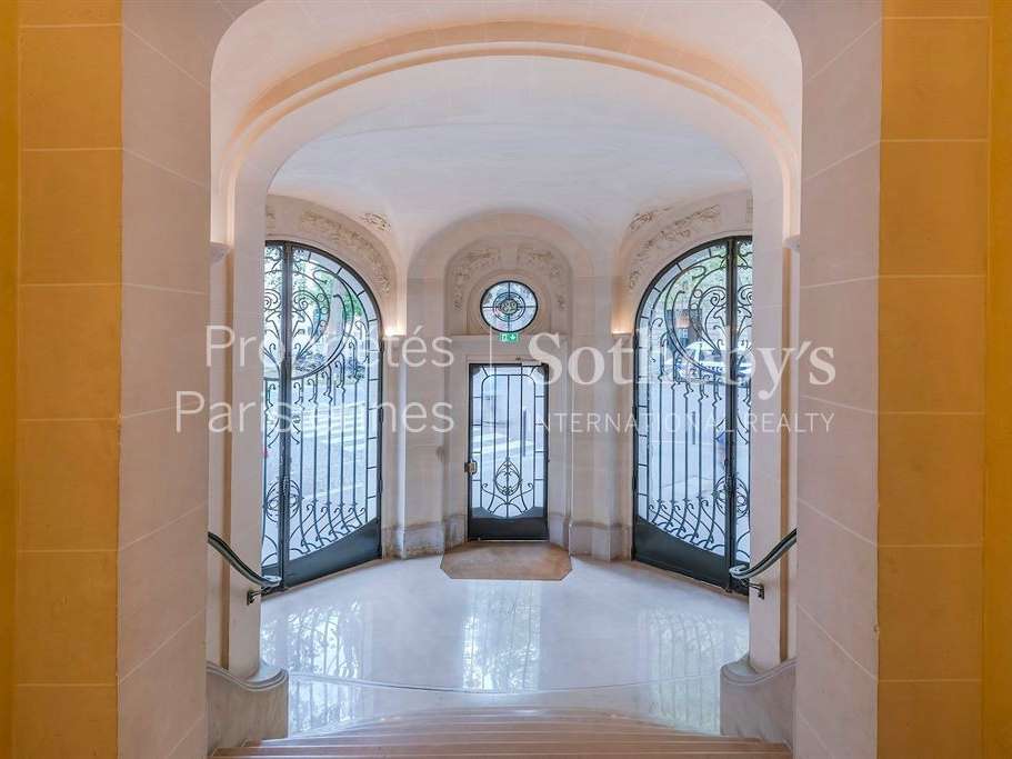 Apartment Paris 8e