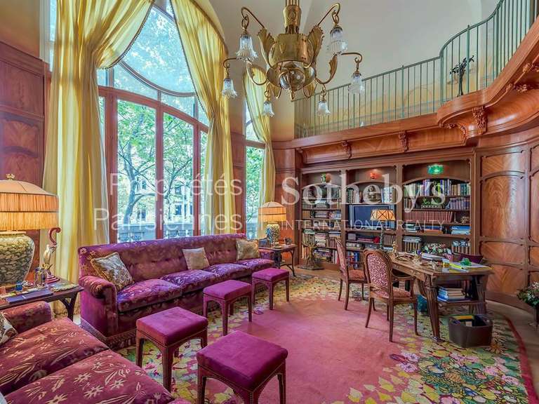 Appartement Paris 8e - 2 chambres - 165m²