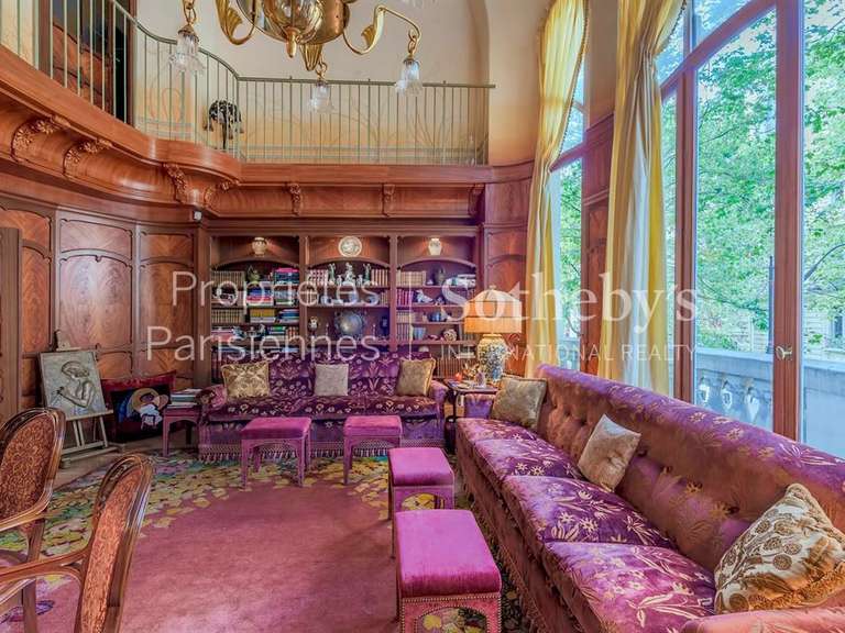 Appartement Paris 8e - 2 chambres - 165m²
