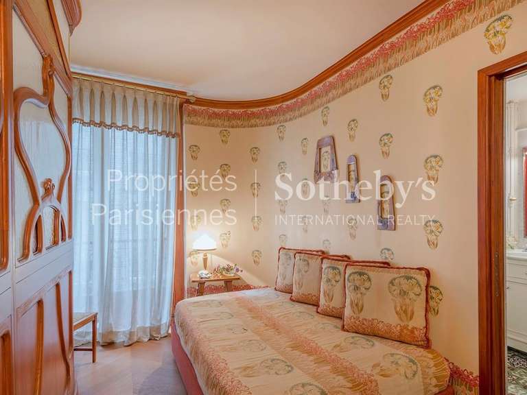 Appartement Paris 8e - 2 chambres - 165m²