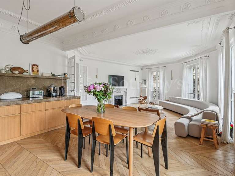 Appartement Paris 8e - 3 chambres - 130m²