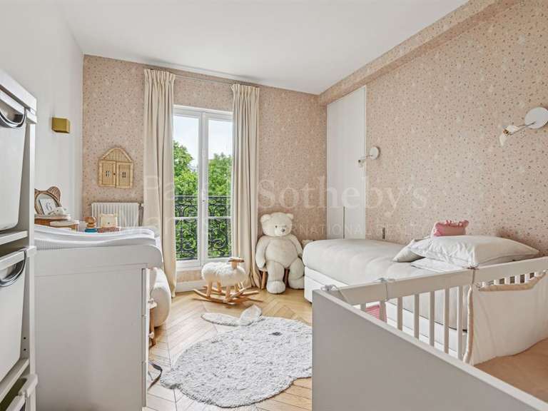 Appartement Paris 8e - 3 chambres - 130m²