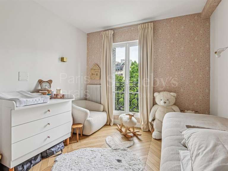 Appartement Paris 8e - 3 chambres - 130m²