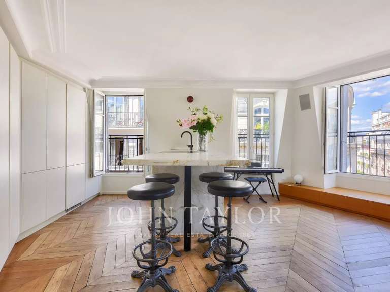 Appartement Paris 8e - 2 chambres - 107m²