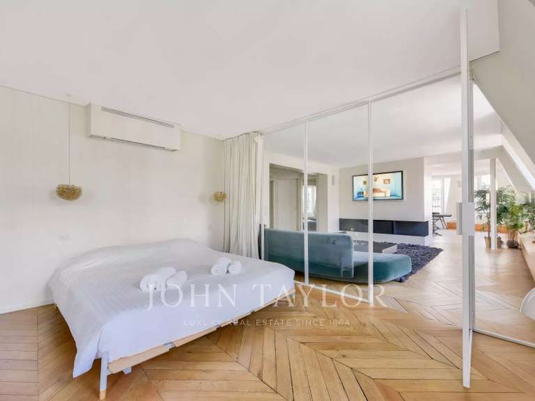 Appartement Paris 8e - 2 chambres - 107m²