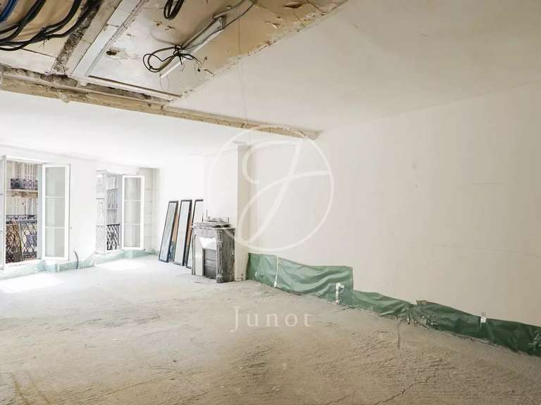 Appartement Paris 8e - 2 chambres - 72m²