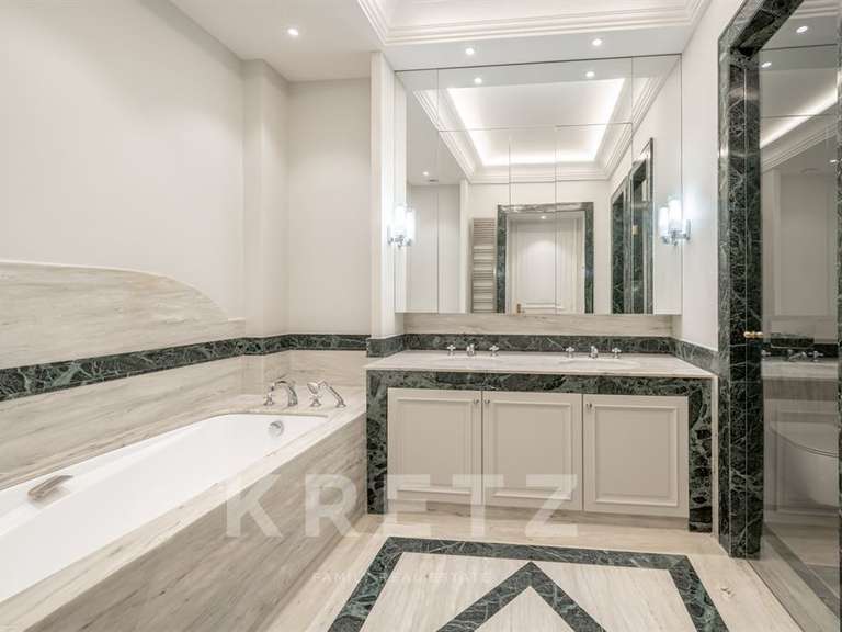 Apartment Paris 8e - 3 bedrooms - 269m²