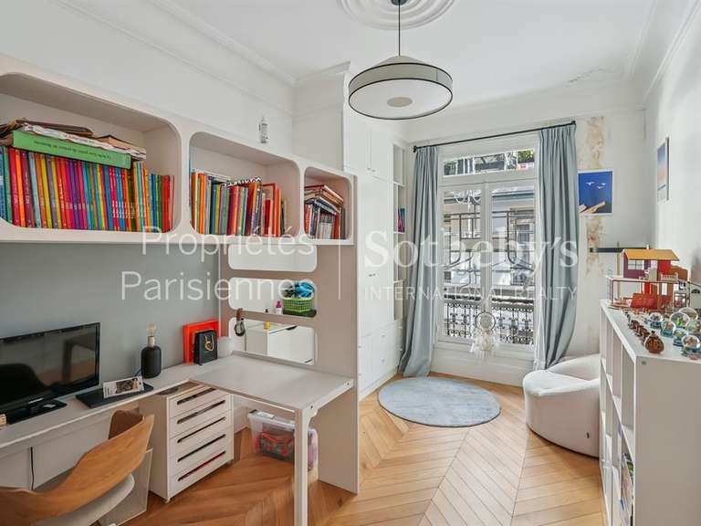 Appartement Paris 8e - 4 chambres - 162m²