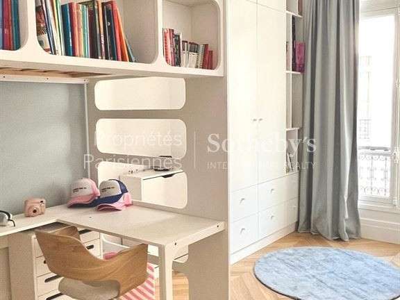 Appartement Paris 8e - 4 chambres - 162m²